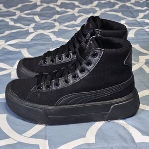 Puma Kaia 2.0 Mid Sneaker Size 4.5